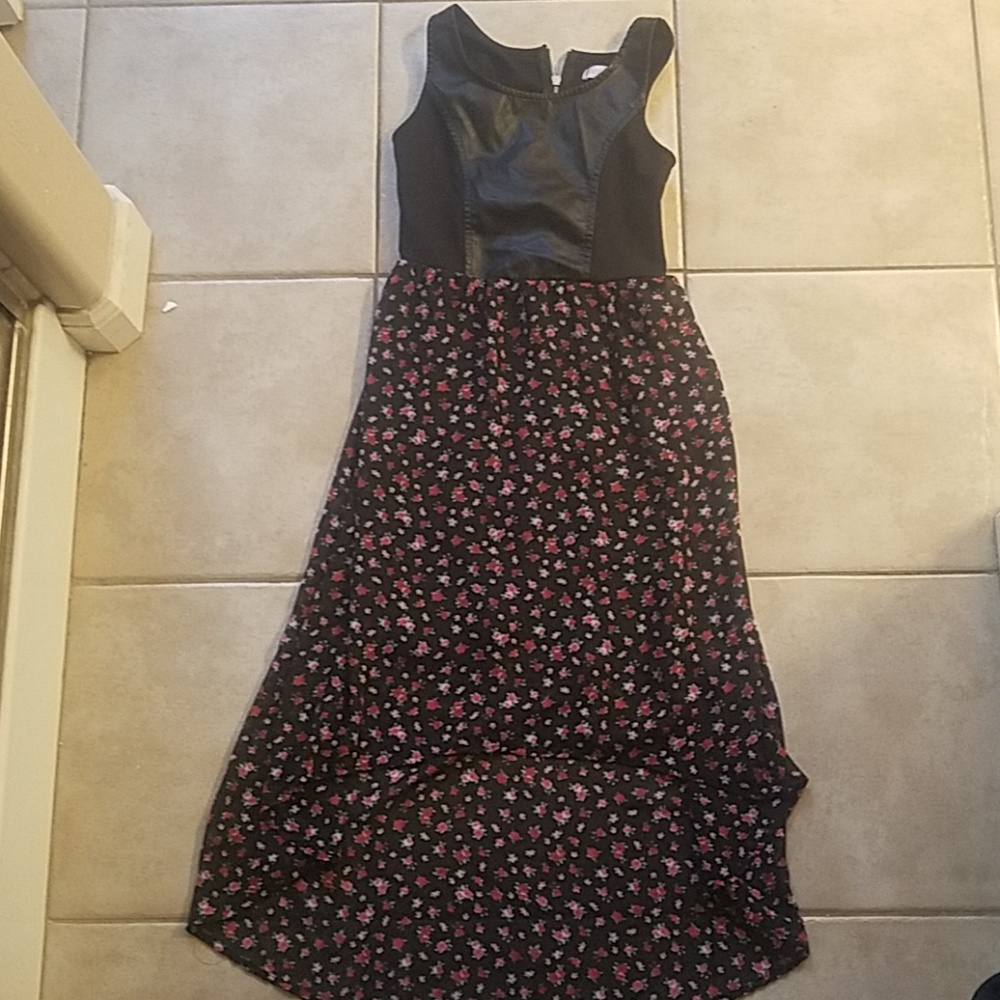 Girls pretty hi/ low dress.